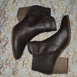 Beartraps Nanette booties sz 11M